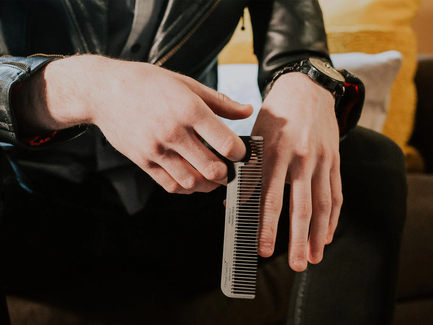 Professional Grade Carbon Fiber Comb - Image 4