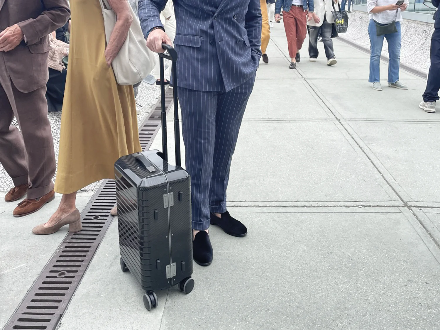 MON CARBONE BLACKDIAMOND Carbon Fiber Carry-On Luggage - Image 5