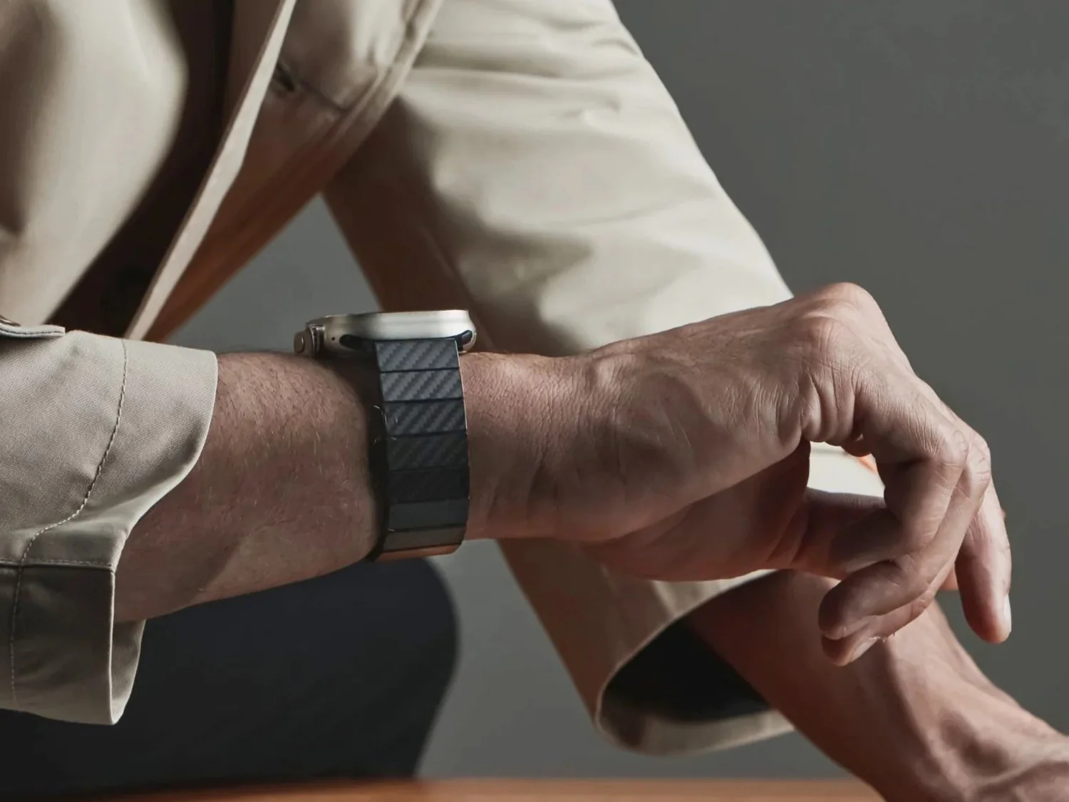 Pitaka Carbon Fiber Apple Watch Band - Image 4